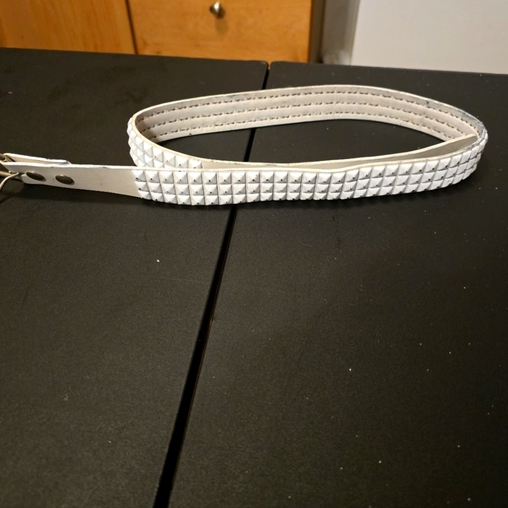 Tilt belt
